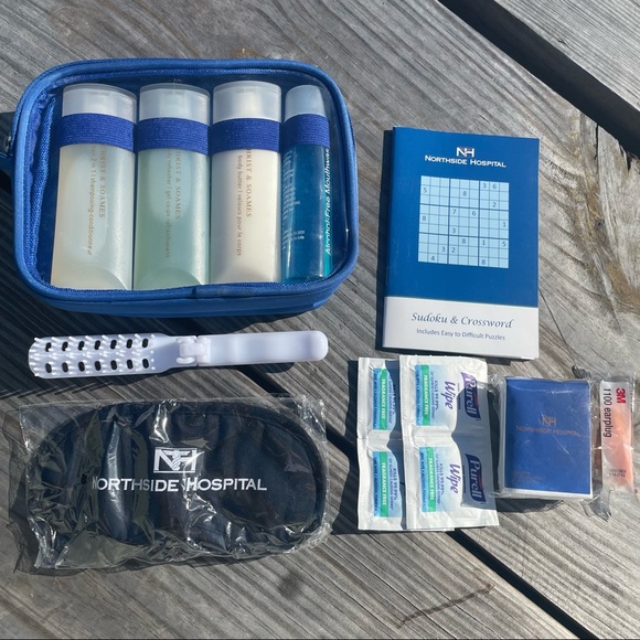 Gilchrist & Soames Travel Set Lot Bundle Pouch 11 Items Shampoo Conditioner Gel - Picture 2 of 4